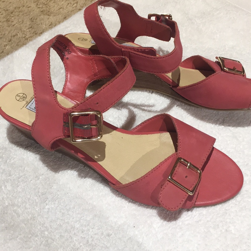 Pink, leather sandles